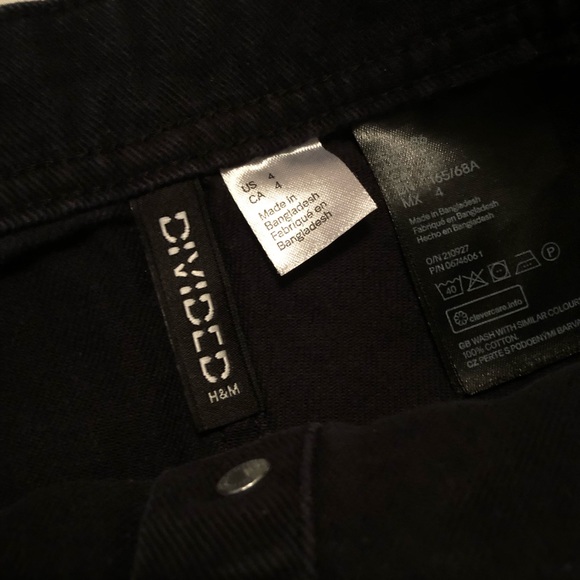 Divided by H&M Black Denim Mini Skirt - Size 4 - Picture 3 of 3